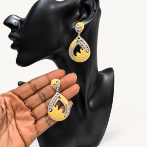 Two-Tone-Teardrop-Earrings-Showcase